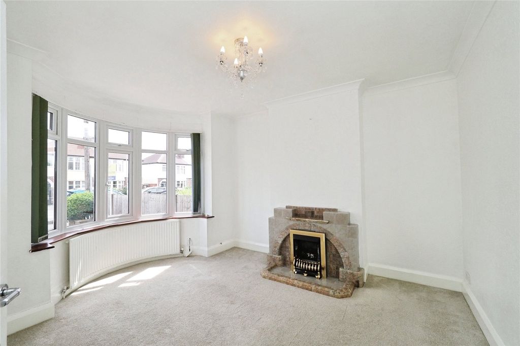 Property photo 3 of 17 Dining Room