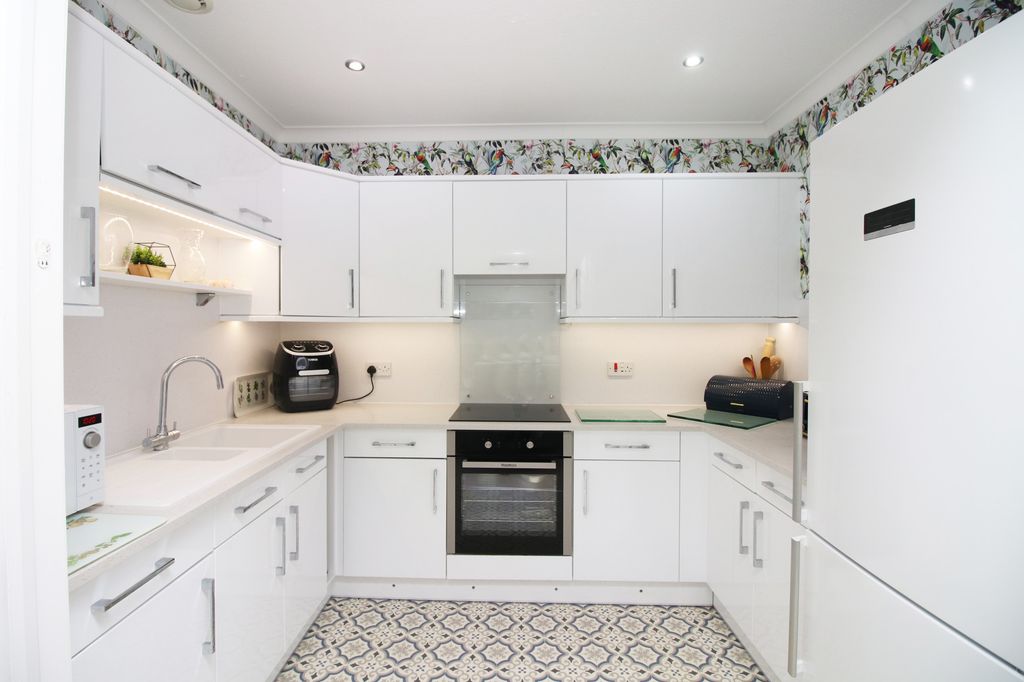 Property photo 3 of 19