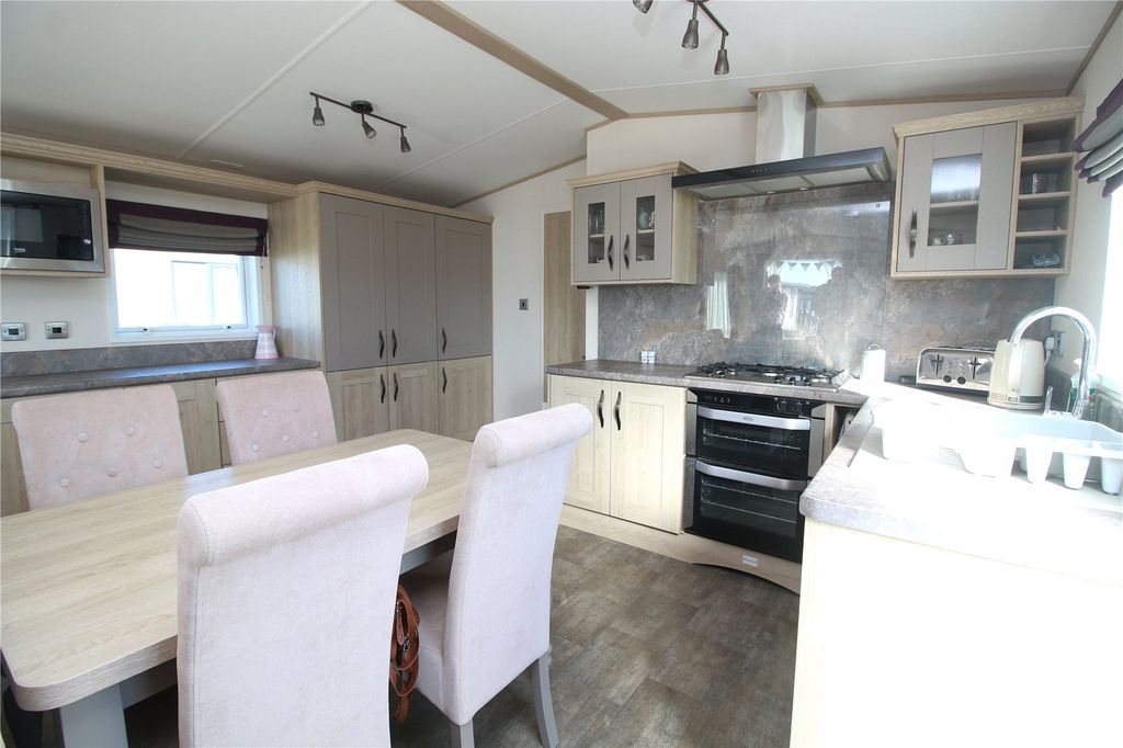 Property photo 3 of 12 Picture No. 08