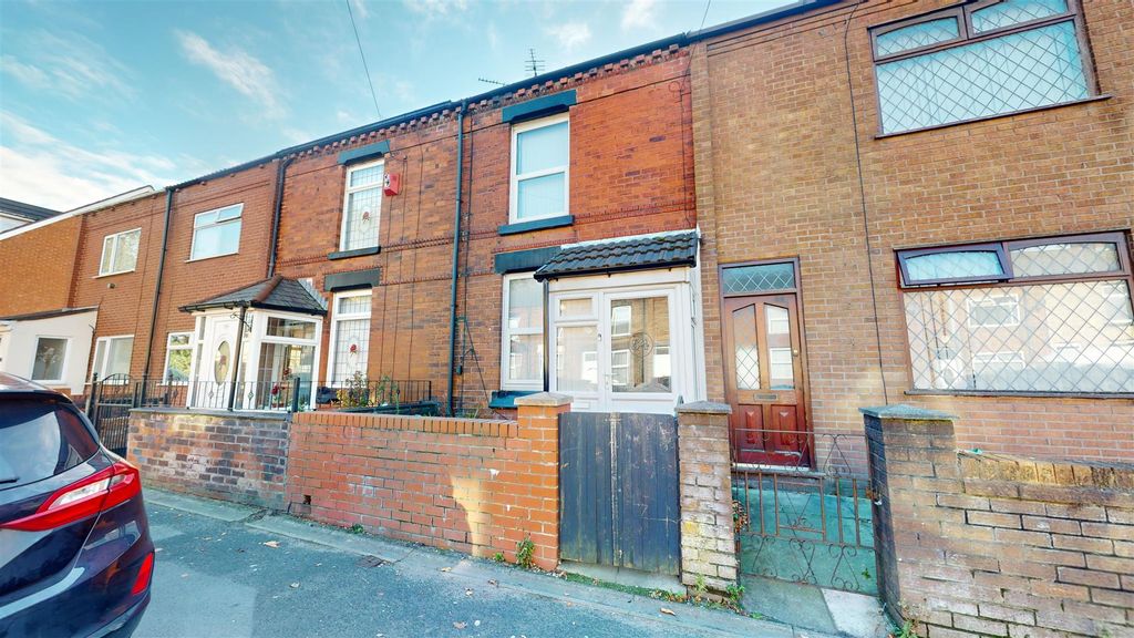 Property photo 1 of 13 Fleet Lane For Sale