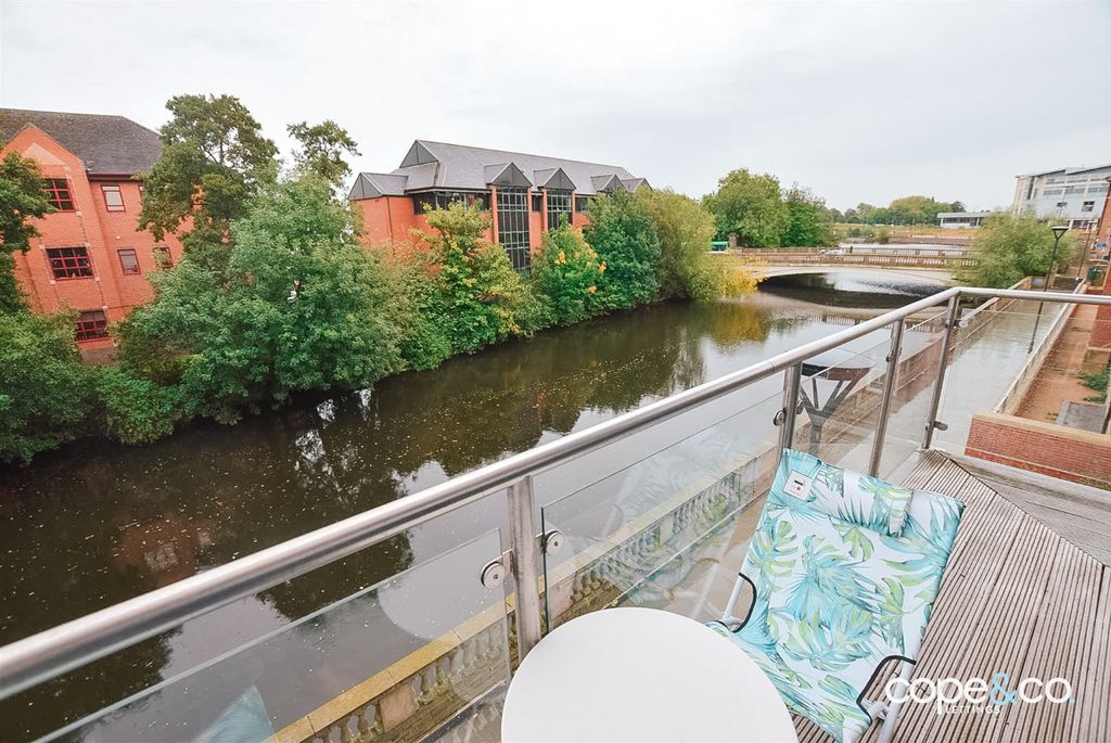 Property photo 2 of 15 3868233