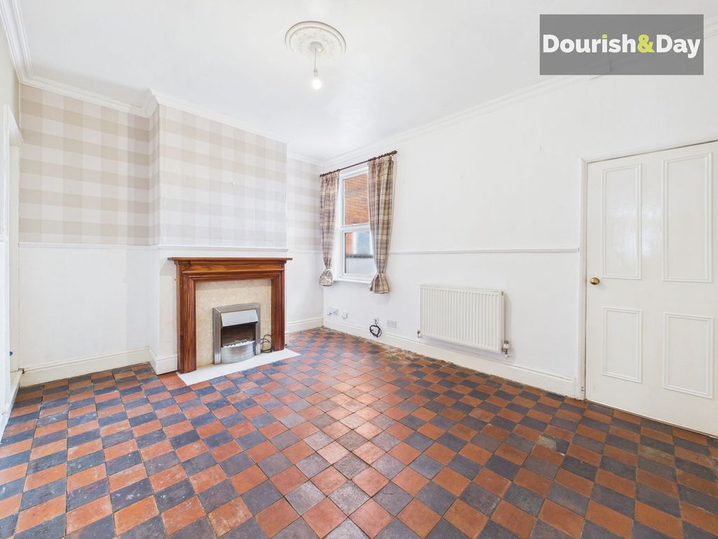 Property photo 3 of 12