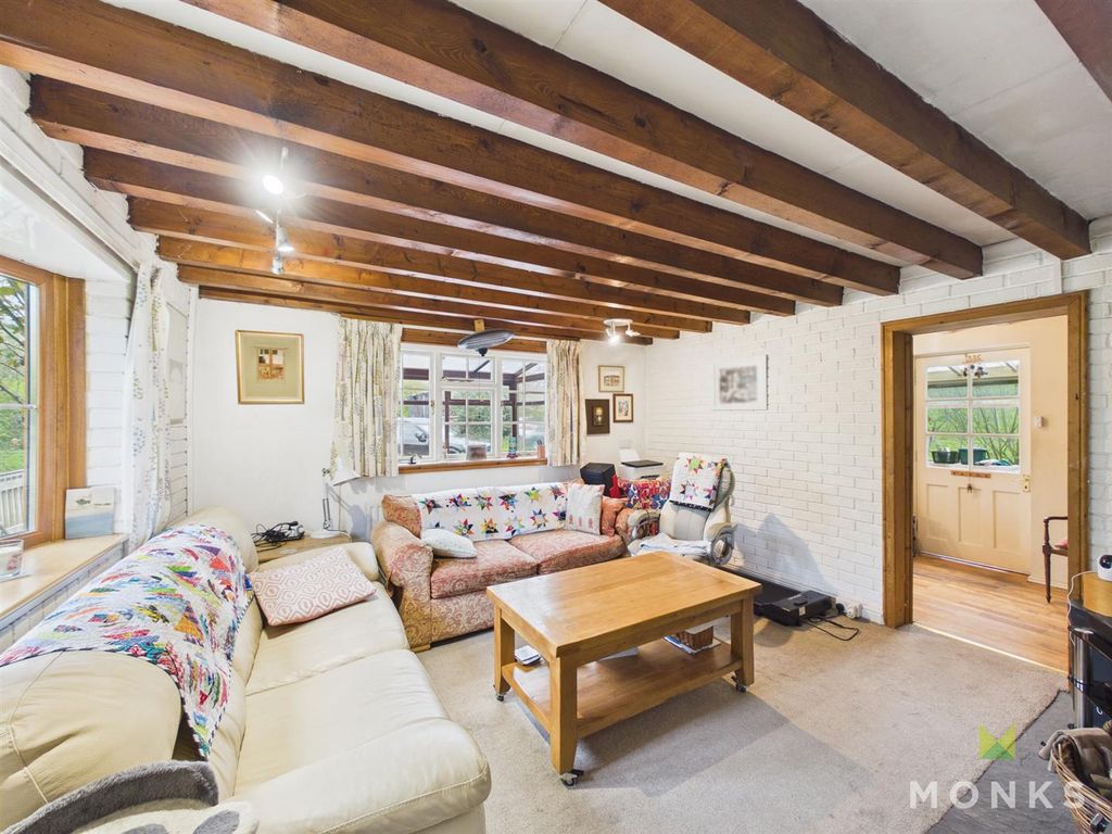 Property photo 3 of 40 Cam01348G0-Pr0810-Still007.Jpg