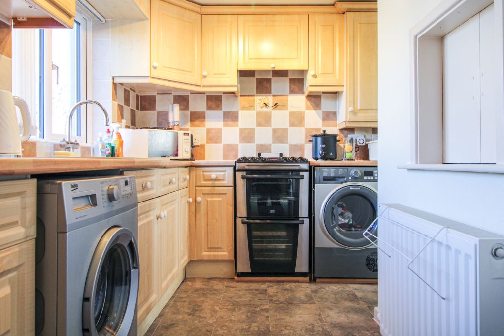 Property photo 2 of 12 Kitchen