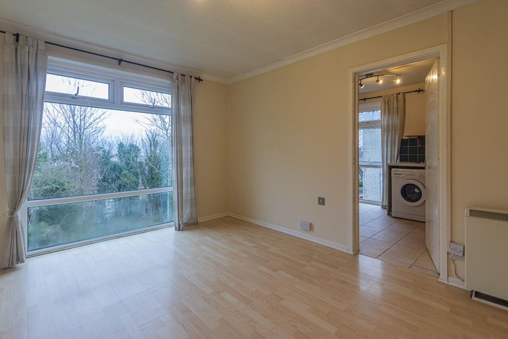 Property photo 2 of 9 Img-2.Jpg