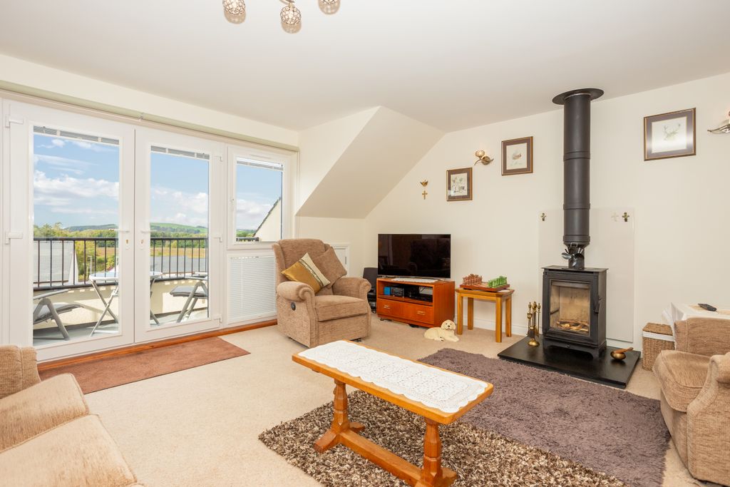 Property photo 3 of 51 Lounge With Balcony