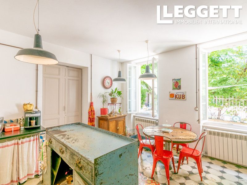 Property photo 2 of 10