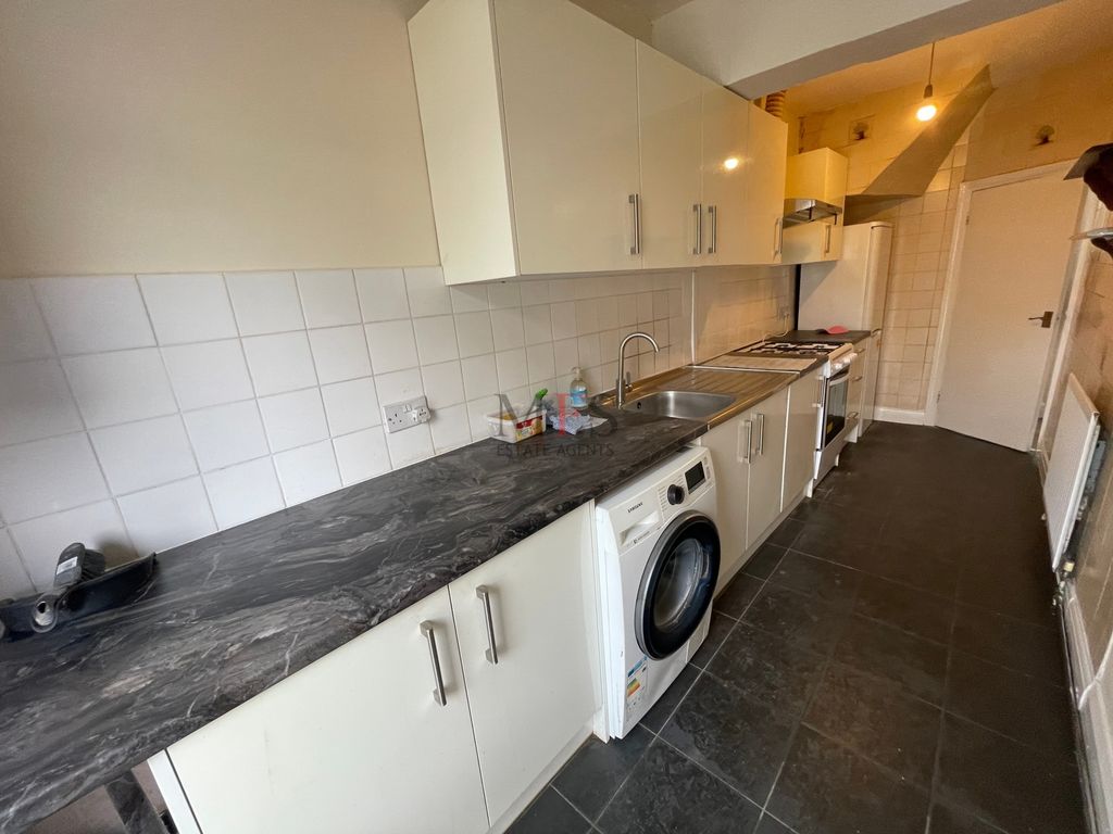 Property photo 3 of 14 Photo 9