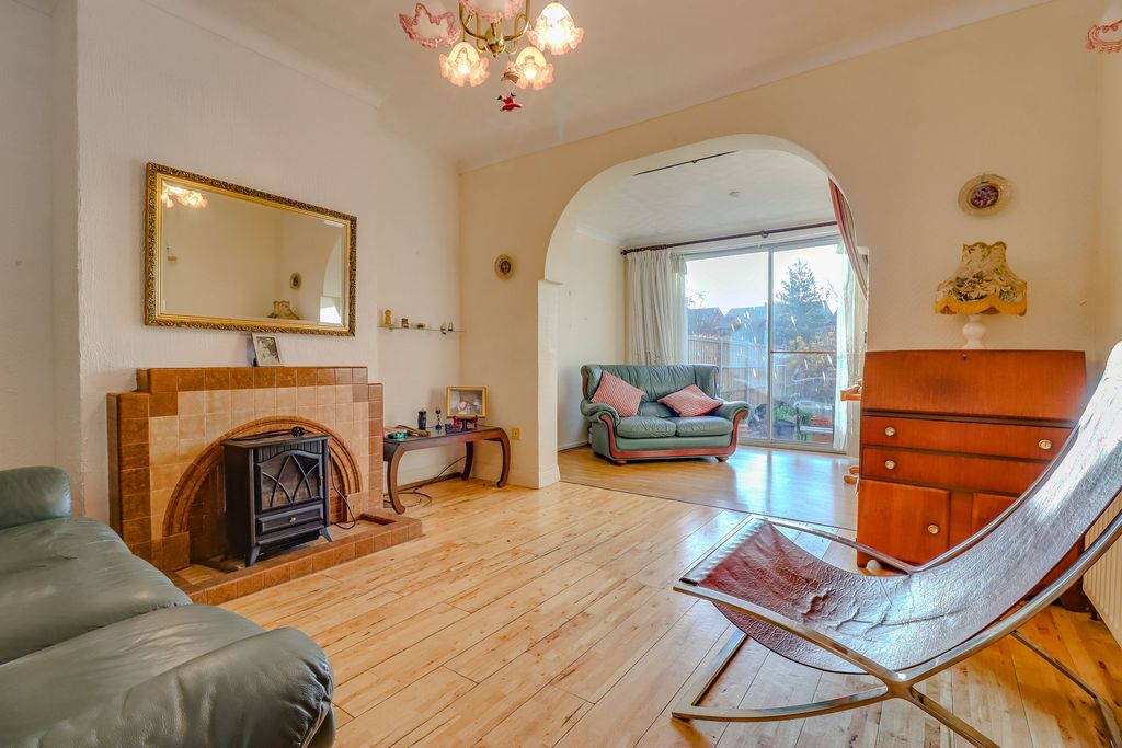 Property photo 2 of 13