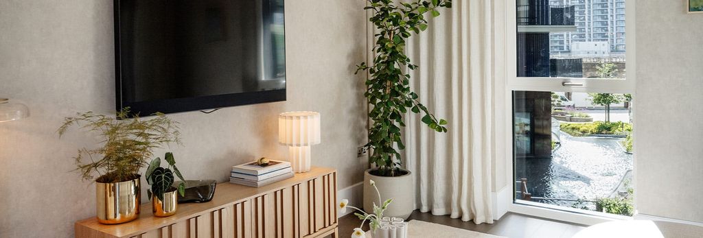 Property photo 1 of 5 An Interior Living Room Image At White City