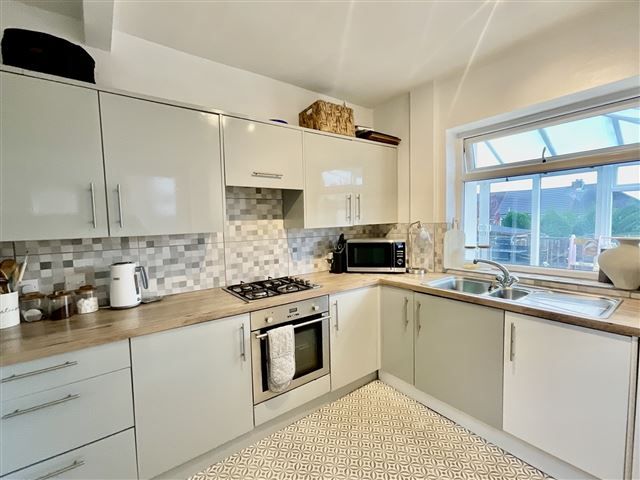 Property photo 3 of 21 Kitchen