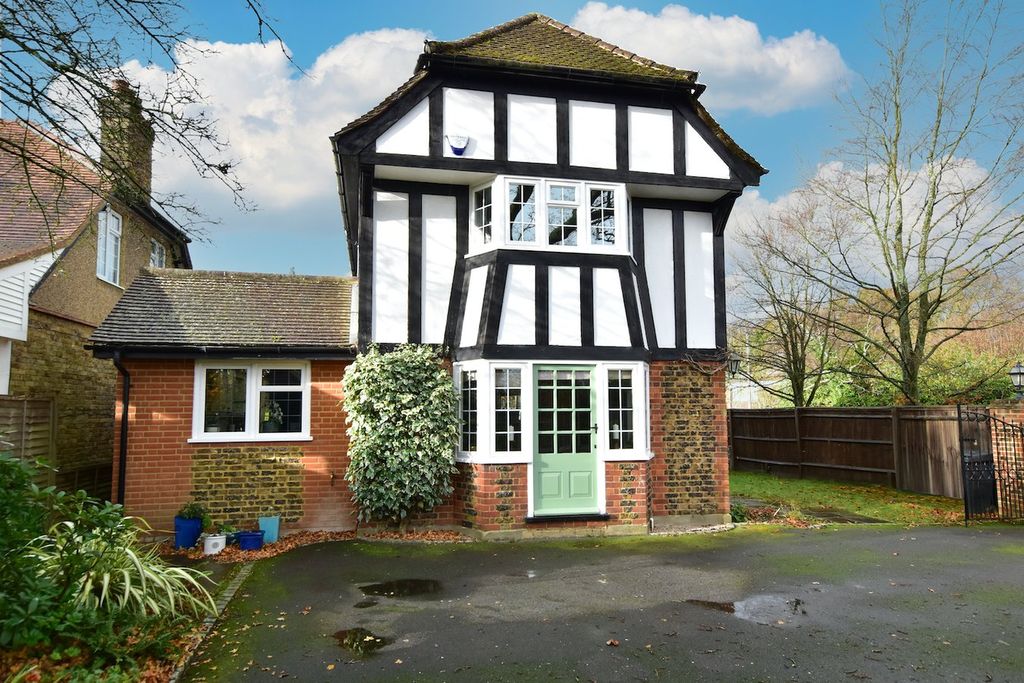 Property photo 2 of 21