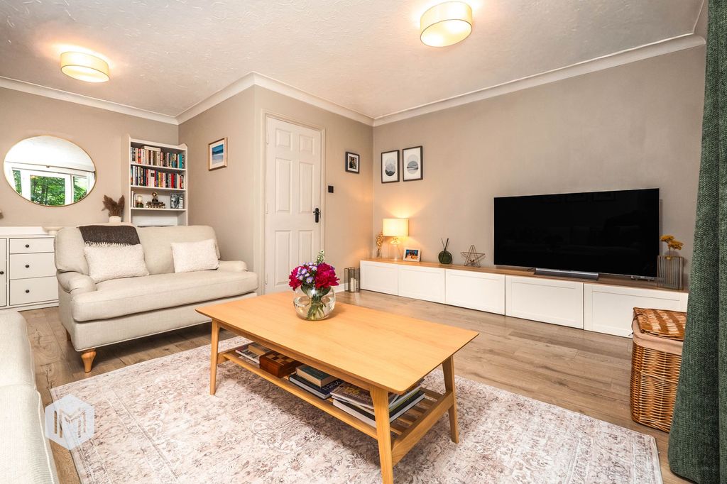 Property photo 2 of 30