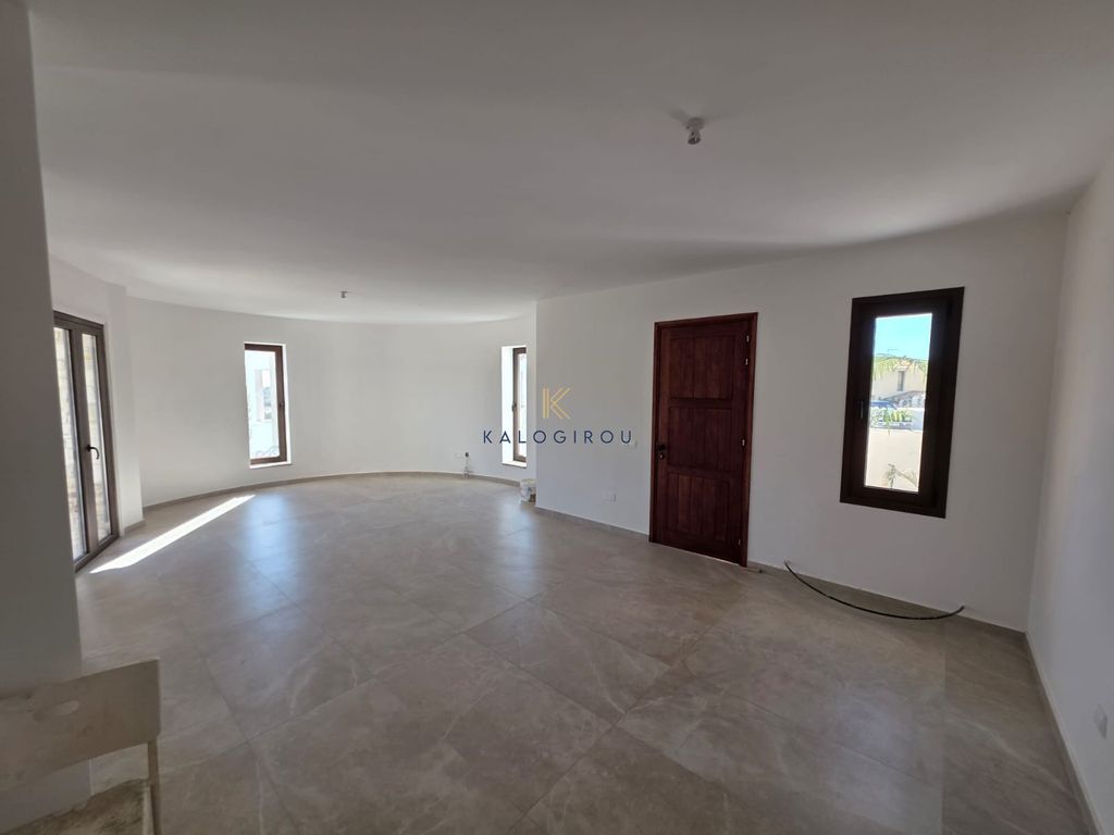 Property photo 3 of 6