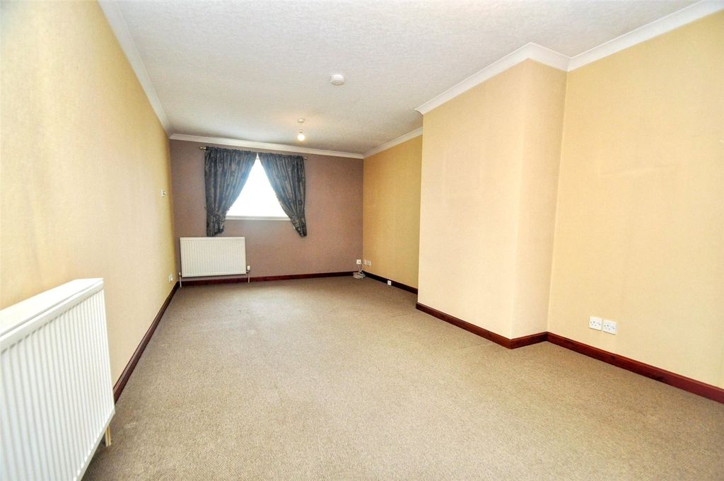 Property photo 2 of 20 Living Room