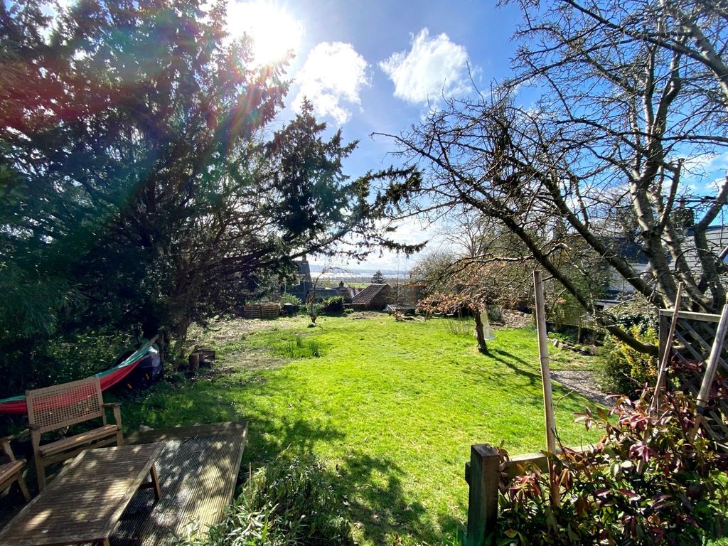 Property photo 3 of 20