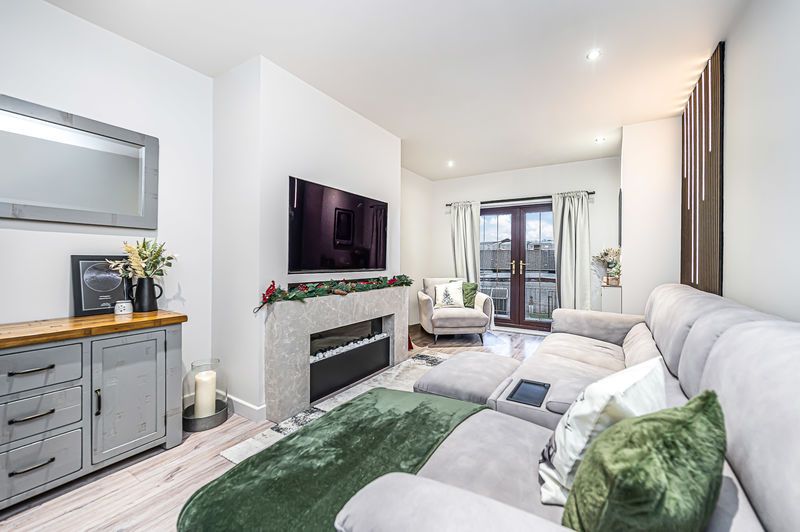 Property photo 2 of 24 Lounge