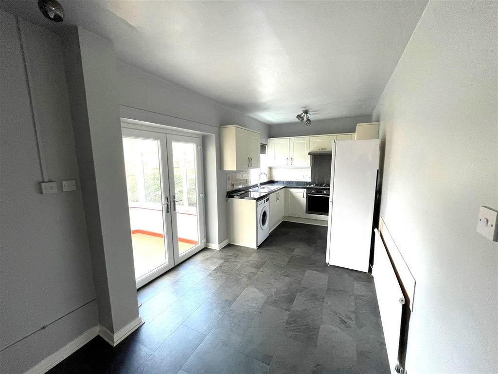 Property photo 3 of 16 Kitchen 1.Jpg