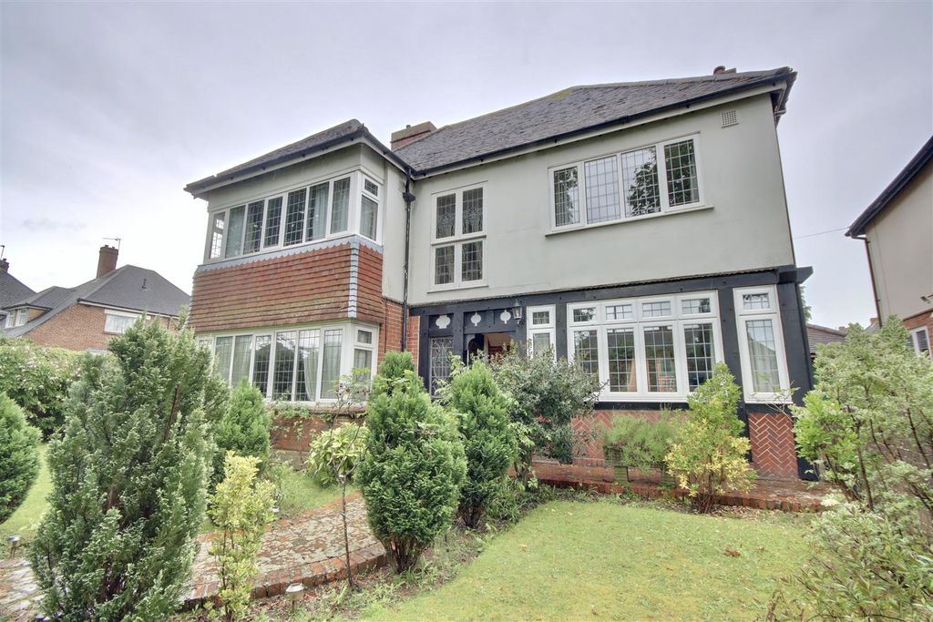 Property photo 1 of 25 B14F385D-2E7E-4Fc2-9689-5Ef43E1CE791_1_201_A.Jpeg