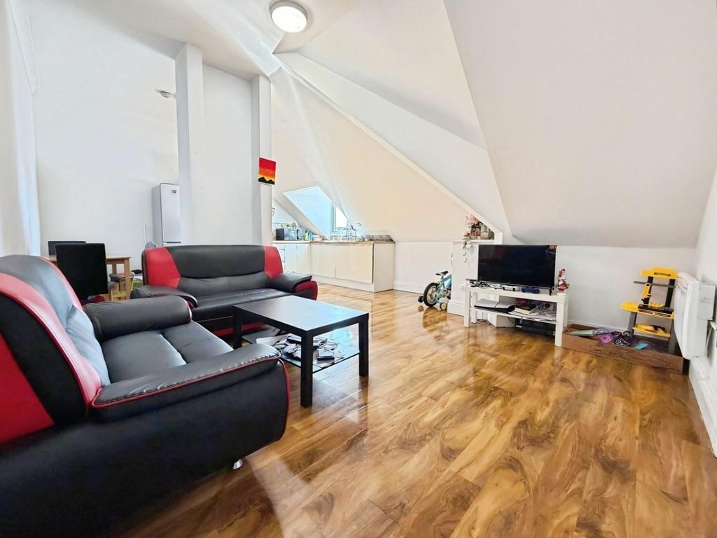 Property photo 3 of 5 4P0Ujesmoeq8Q3Vac6Y9Pq.Jpg