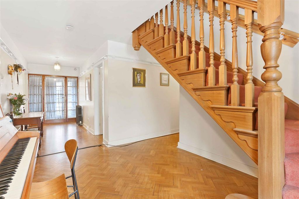 Property photo 2 of 19 989224498 20.Jpg