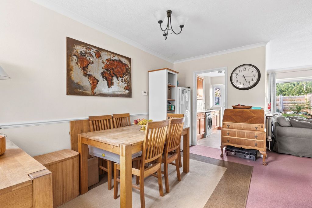 Property photo 3 of 10 Dining Room