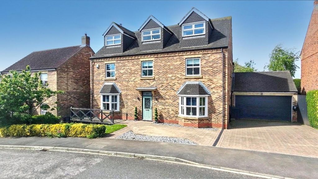 Property photo 1 of 39
