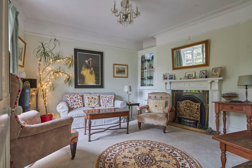 Property photo 3 of 19 Living Room