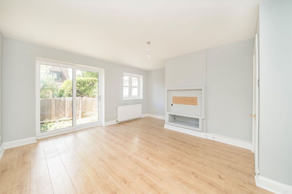 Property photo 3 of 7