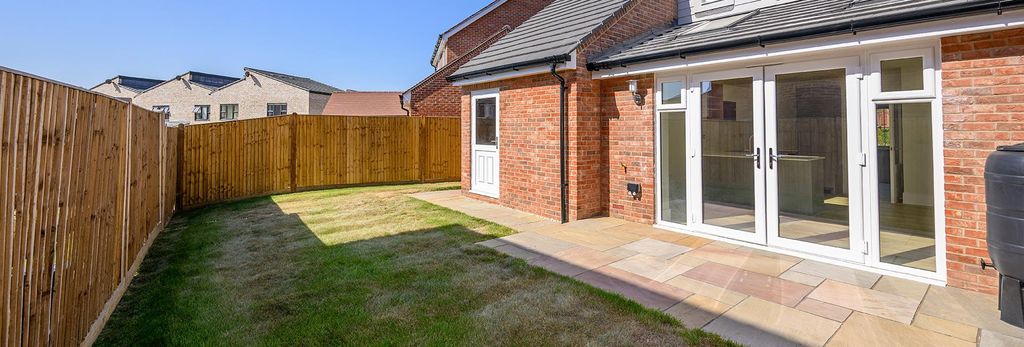 Property photo 3 of 5 An Interior Photograph Of The Garden At Hareshill
