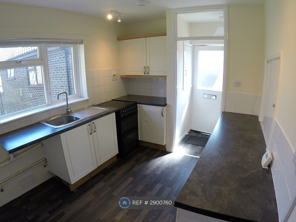 Property photo 2 of 14 Kitchen