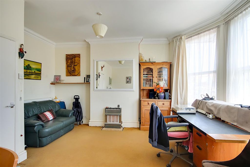 Property photo 3 of 11 Img_3928-Img_3930.Jpg