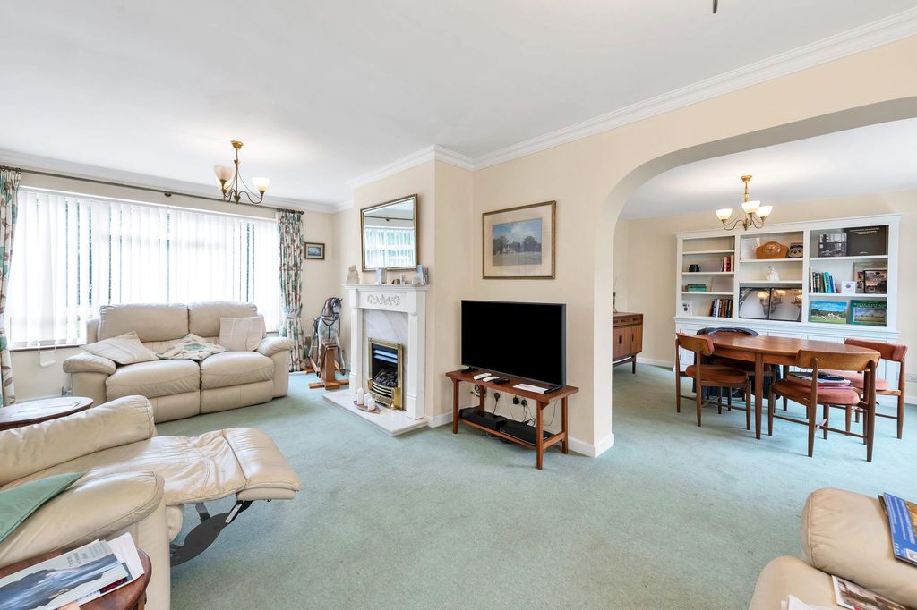 Property photo 2 of 16
