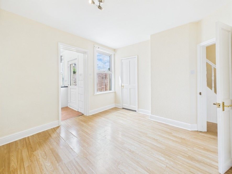 Property photo 3 of 28