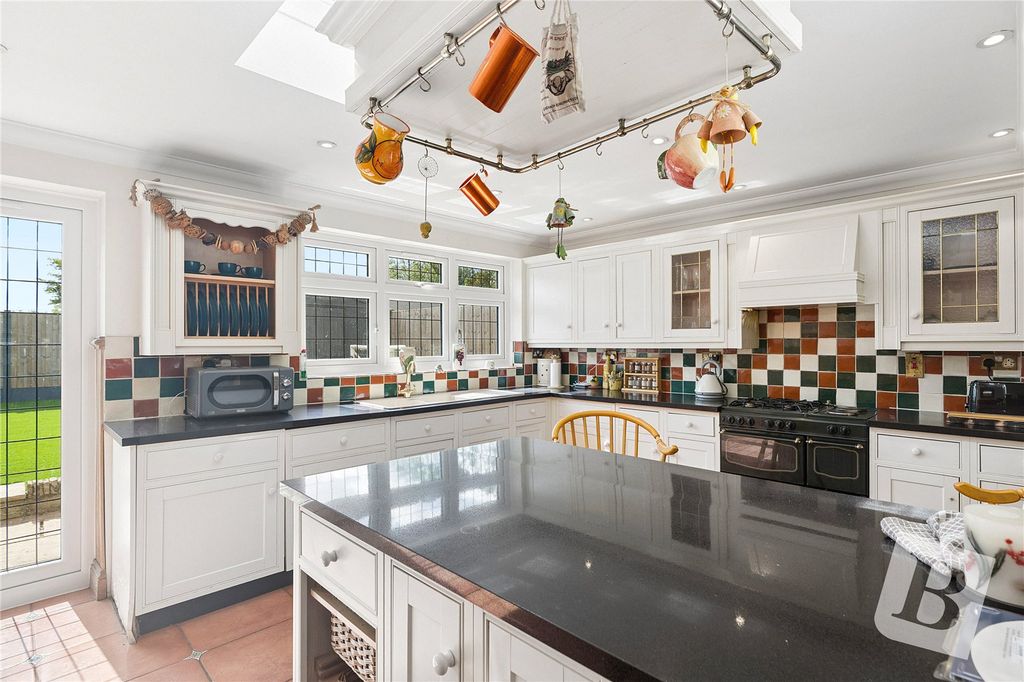 Property photo 3 of 14 Kitchen