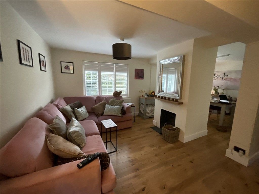 Property photo 2 of 10 Lounge