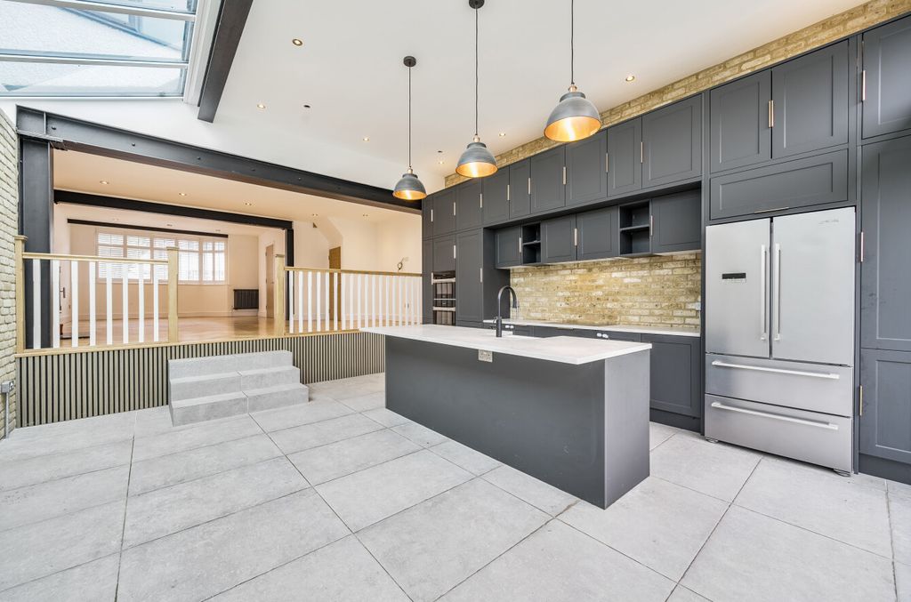 Property photo 3 of 21 1347707-7-68B719B...