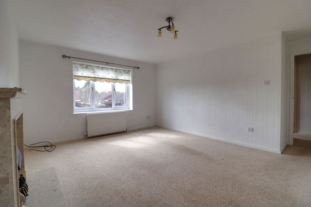 Property photo 2 of 7 Living Room