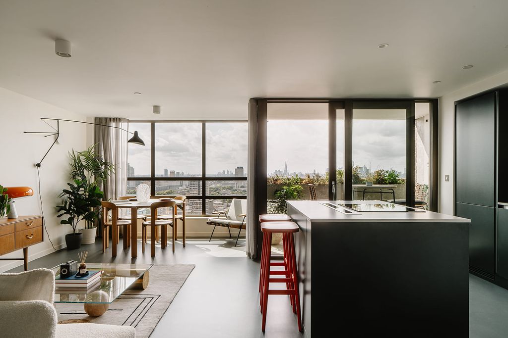 Property photo 2 of 33