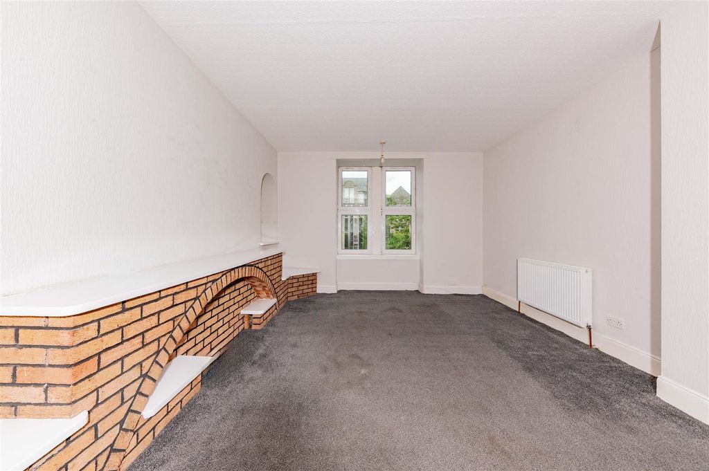 Property photo 2 of 11 5D Baffin Street Dundee-1.Jpg