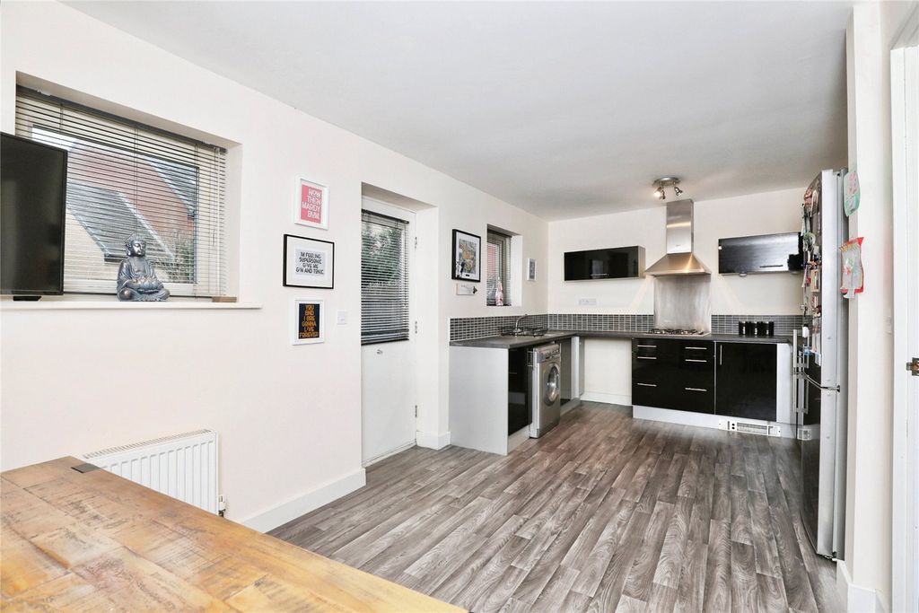 Property photo 3 of 18 Picture No. 16