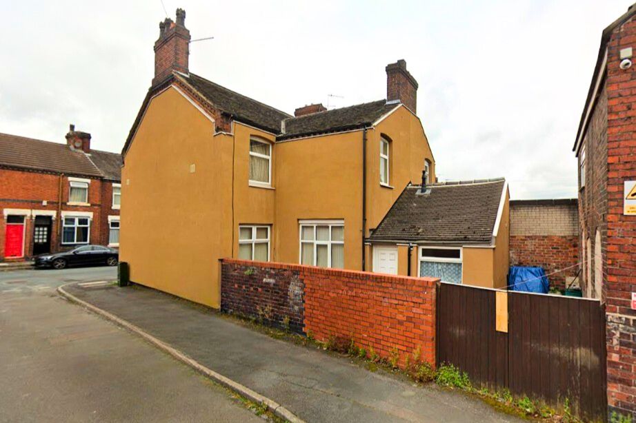 Property photo 2 of 13