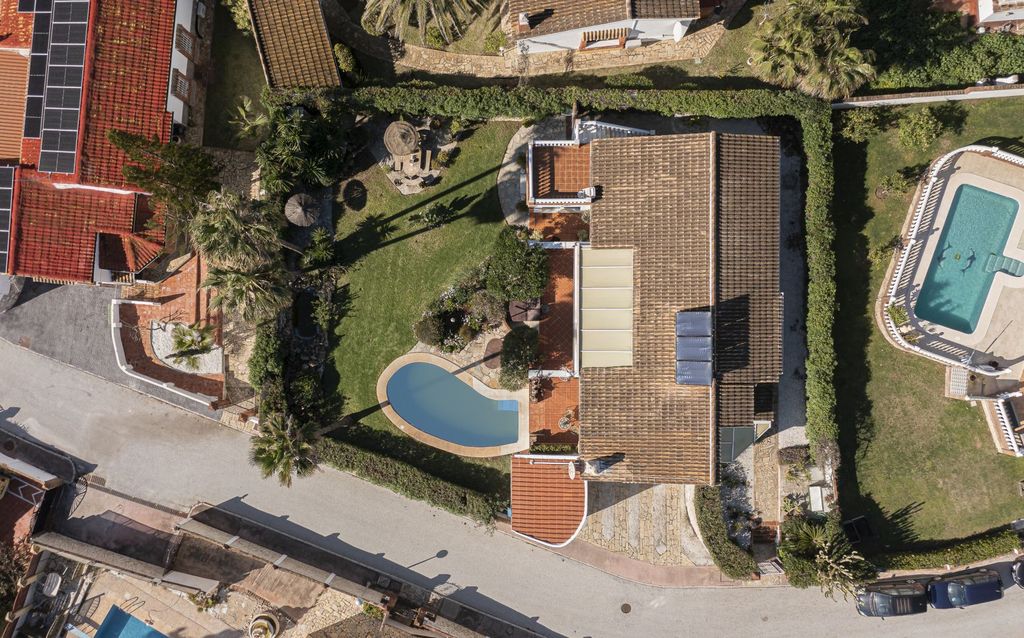 Property photo 2 of 74