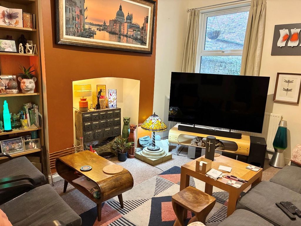 Property photo 3 of 11 1.Jpg