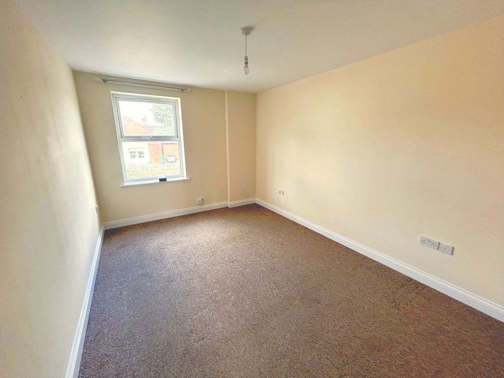 Property photo 3 of 5 Bedroom 1