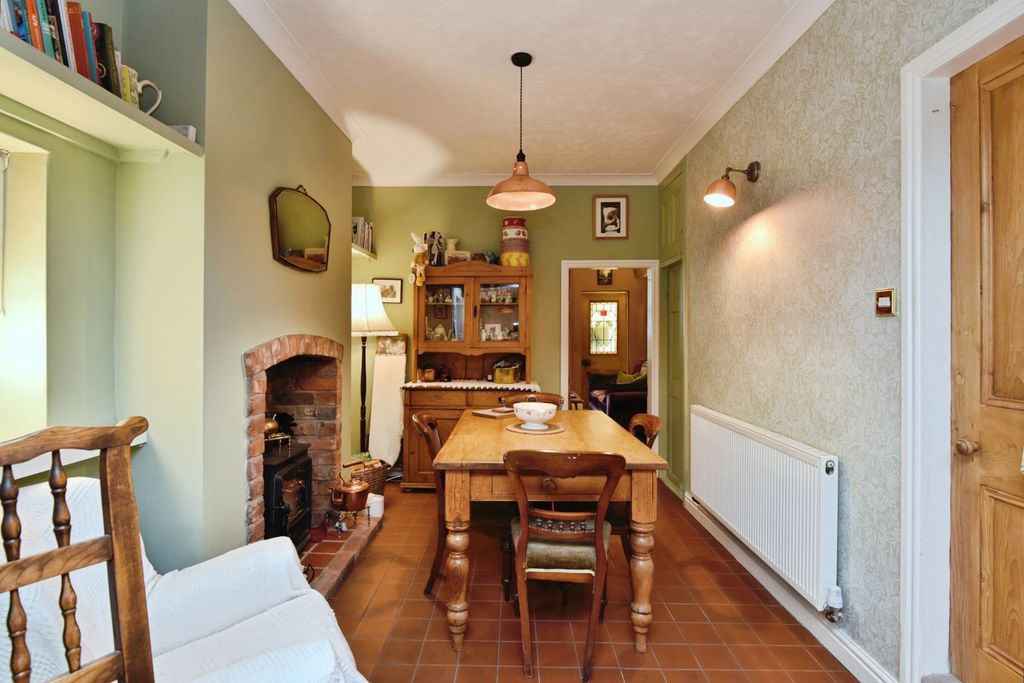 Property photo 3 of 17 Photo