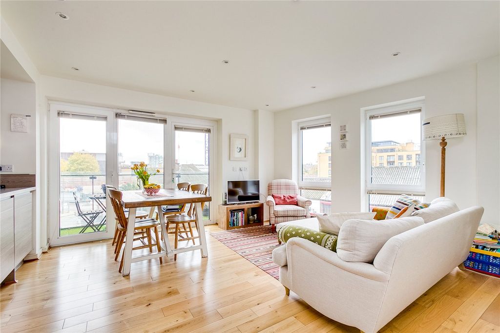 Property photo 2 of 6