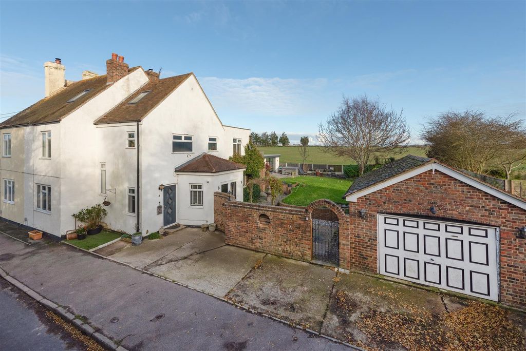 Property photo 1 of 25 Ebbsfleet Lane North. Ramsgate