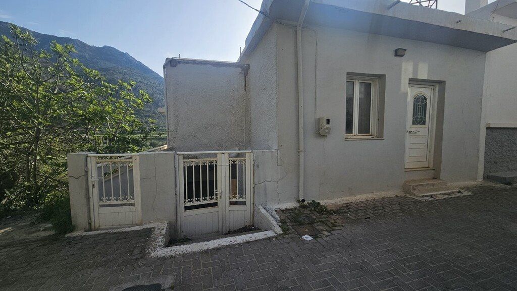 Property photo 2 of 24