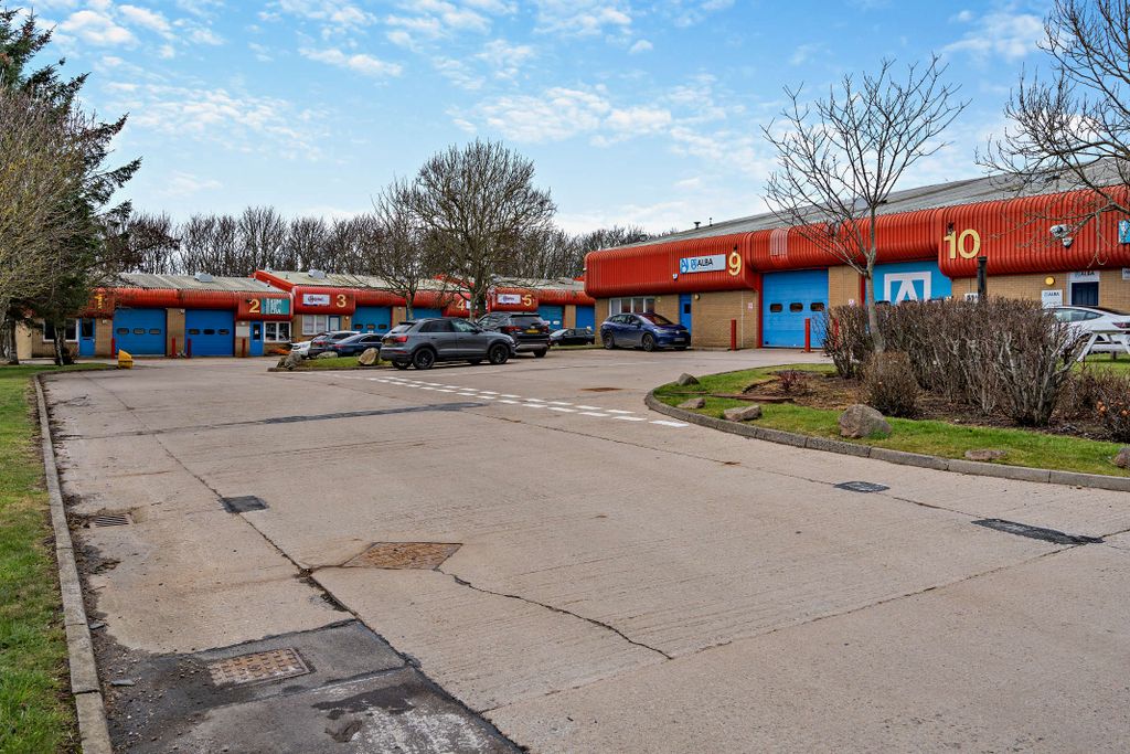 Property photo 1 of 3